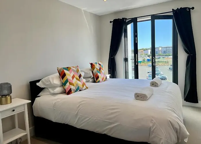Beachfront Bliss Margate With Sea Views Sleeps 7