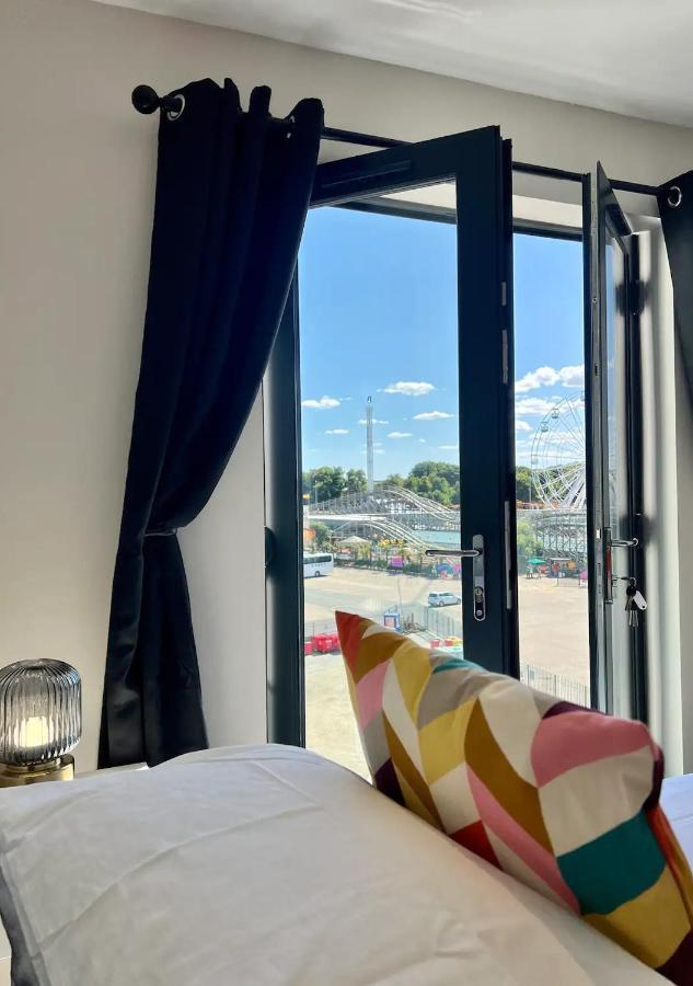 Beachfront Bliss With Sea Views Sleeps 7 Apartment *