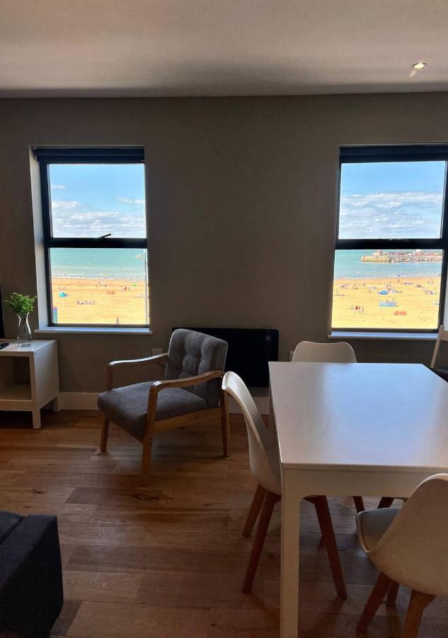 Apartment Beachfront Bliss With Sea Views Sleeps 7