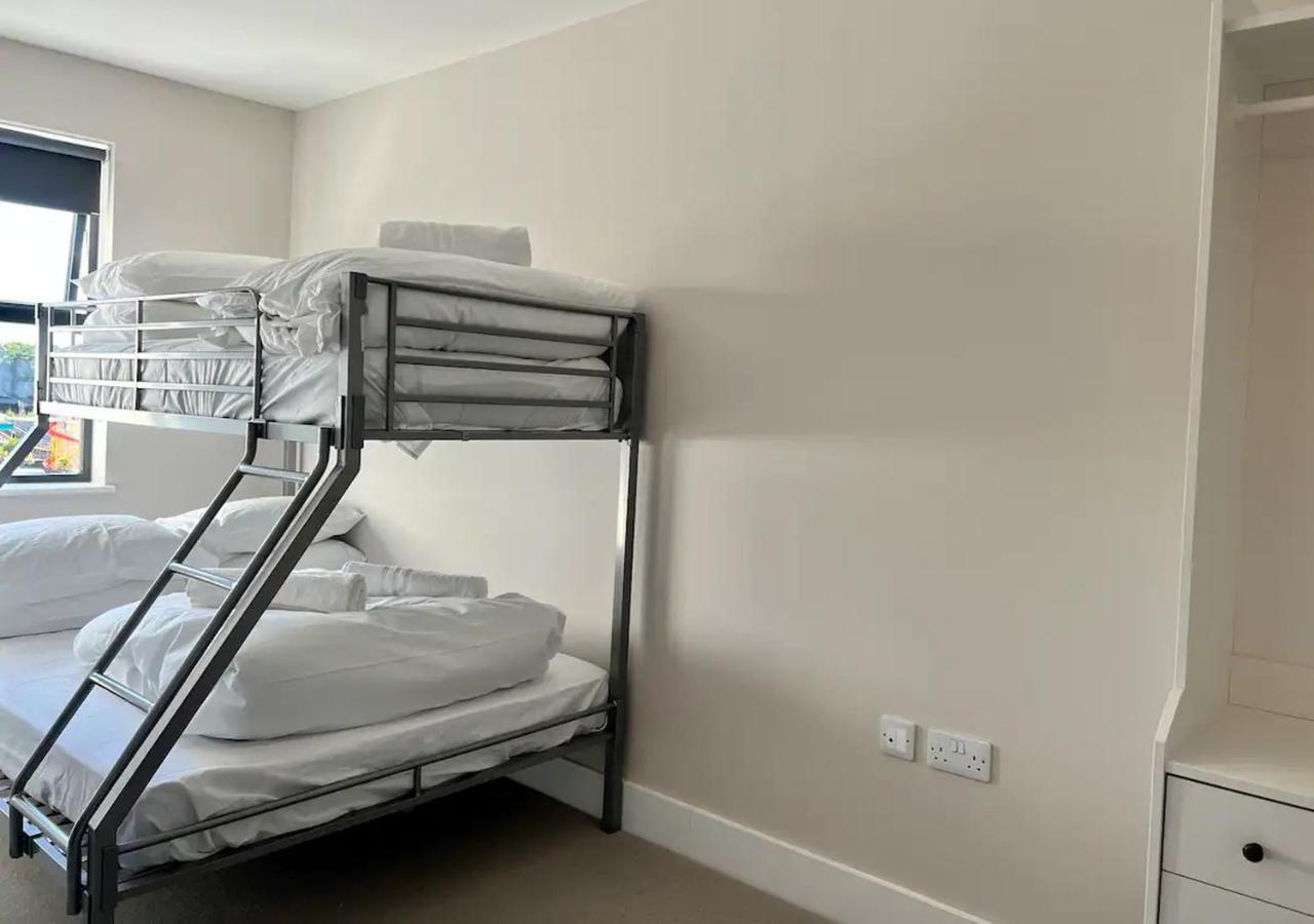 Beachfront Bliss With Sea Views Sleeps 7 Margate